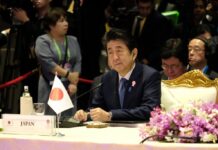 安倍与李克强举行会谈对香港局势表示忧虑