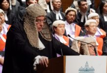 大律師公會改選,戴啟思連任主席