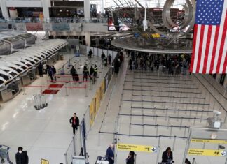 美国空管员传染新冠,纽约进港航班叫停