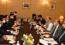 中印防长就边境对峙举行会谈