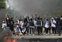 缅甸军方节日血腥镇压示威打死一百多人 美英等12国防长谴责缅甸军武力镇压平民