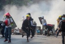 缅甸血腥的一天 士兵毫无预警地向民众开枪 死亡升至59人