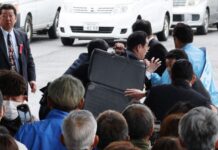 日相岸田文雄輔選突傳爆炸聲緊急撤離 男扔爆裂物遭逮捕