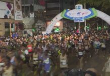 香港馬拉松今早舉行多項賽事 共約7萬3千人參加 ,肯尼亞及白俄羅斯跑手分膺全馬男女子組冠軍,周潤發參與半馬賽事