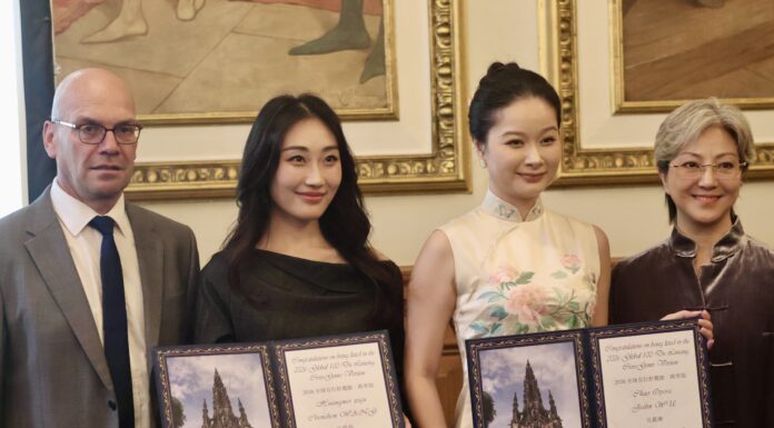非遗昆曲迎来25周年国际传播新范式 百位杜丽娘全球推广颁奖典礼落地爱丁堡艺术节